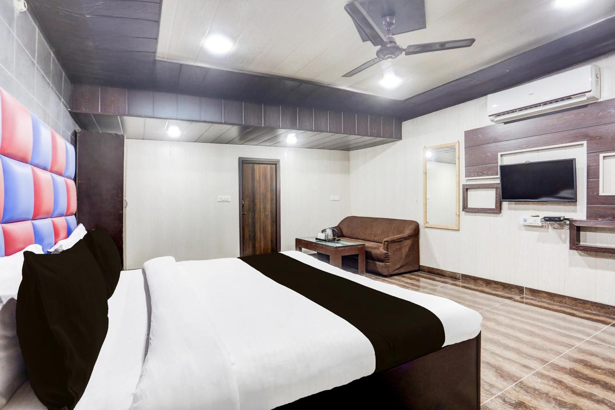Super Townhouse Haibowal Chowk Ludhiana Zewnętrze zdjęcie