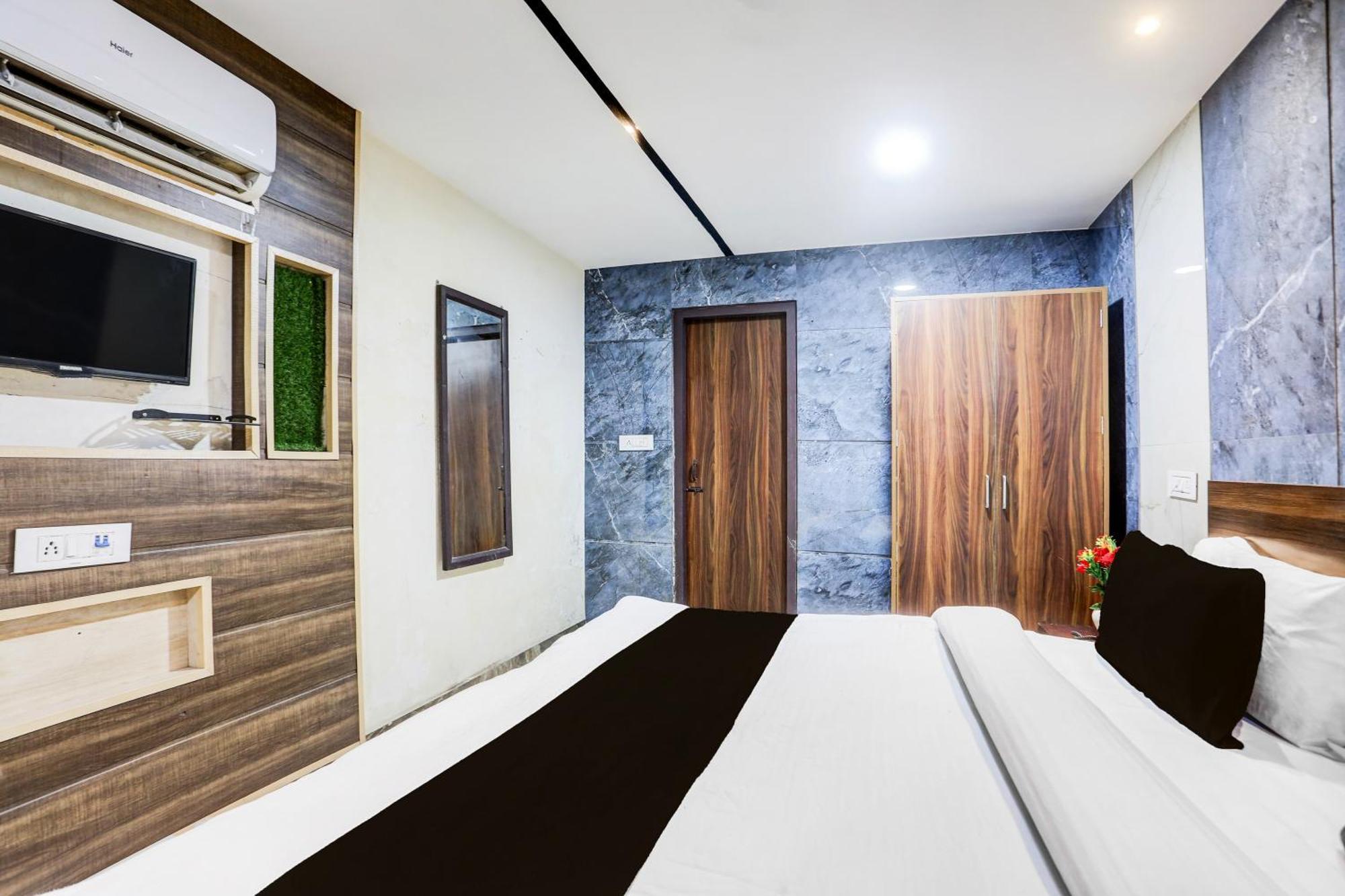 Super Townhouse Haibowal Chowk Ludhiana Zewnętrze zdjęcie