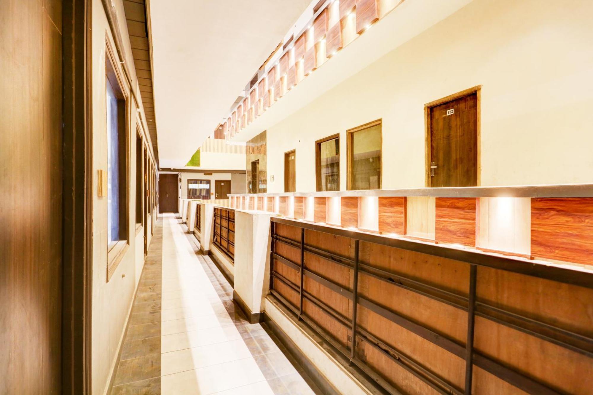 Super Townhouse Haibowal Chowk Ludhiana Zewnętrze zdjęcie